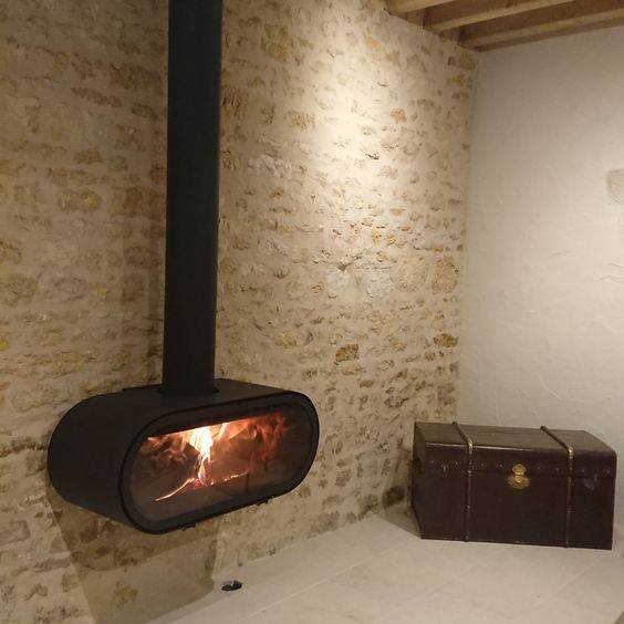 cheminée chaleureuse et suspendue dans les Landes