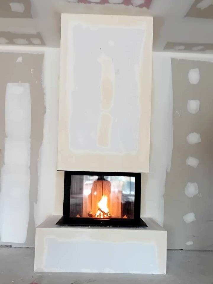 Rénover ma cheminée avec un foyer fermé avec porte relevable 3 côtés vitrés à Biscarrosse