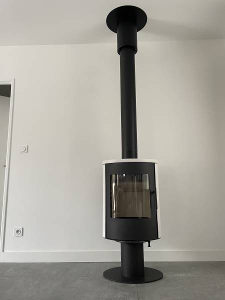 Poêle à bois sur pied à Mios