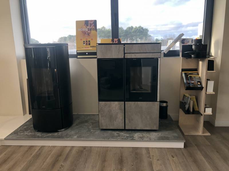 Modèle de poêles à granulés Nobis au showromm de Biganos sur le Bassin d'Arcachon