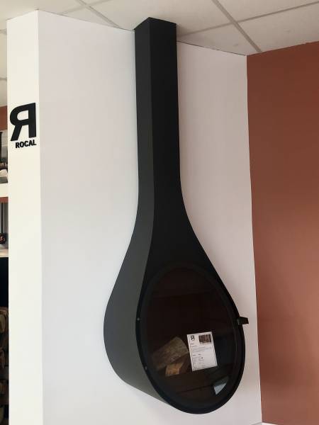 Présentation du modèle drop rocal, cheminée suspendue à Biscarrosse