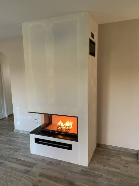 Cheminée deux faces totem à Pissos