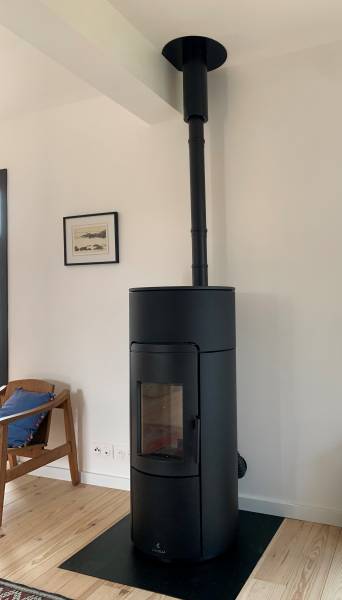 Installer un poêle à granulés de qualité ravelli Circular noir à La-teste-de-buch